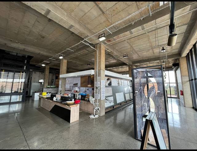 3,000M² SHOWROOM TO LET IN DALPARK